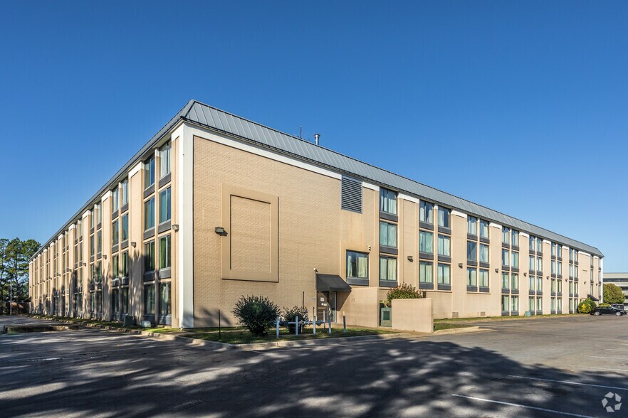 More Photos Of 1471 E Brooks Rd, Memphis Hotel For Sale