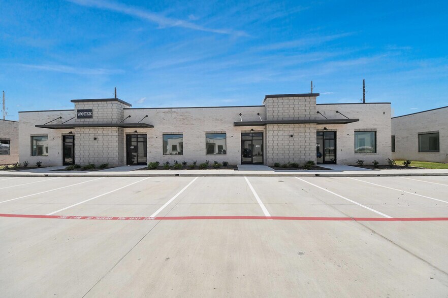 More Photos Of 30625 Kingsland Blvd, Brookshire Office For Lease