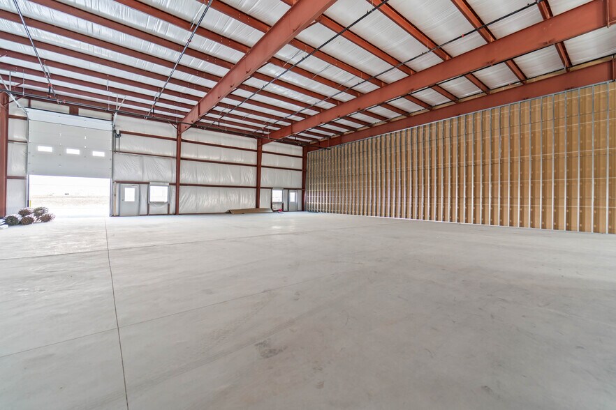 More Photos Of 1811 Rich Olive St, Story City Warehouse For Lease