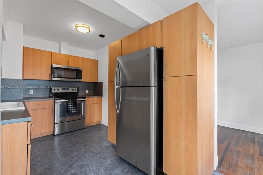 More Photos Of 1105 NE 119th St, Biscayne Park Apartments For Sale