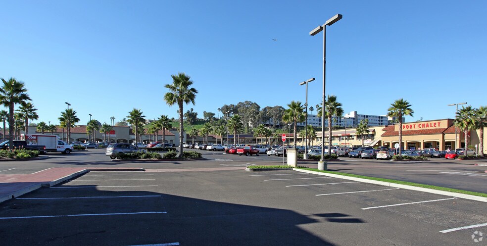 More Photos Of 3633-3695 Midway Dr, San Diego Unknown For Lease