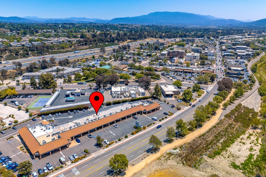 More Photos Of 28250-28326 Front St, Temecula Unknown For Lease