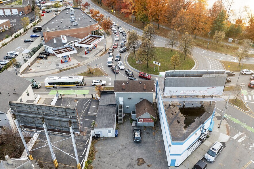 More Photos Of 489 Concord Ave, Cambridge Veterinarian Kennel For Sale