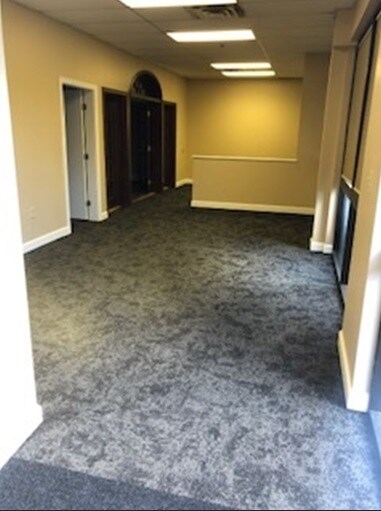 More Photos Of 65 Avco Rd, Haverhill Warehouse For Lease