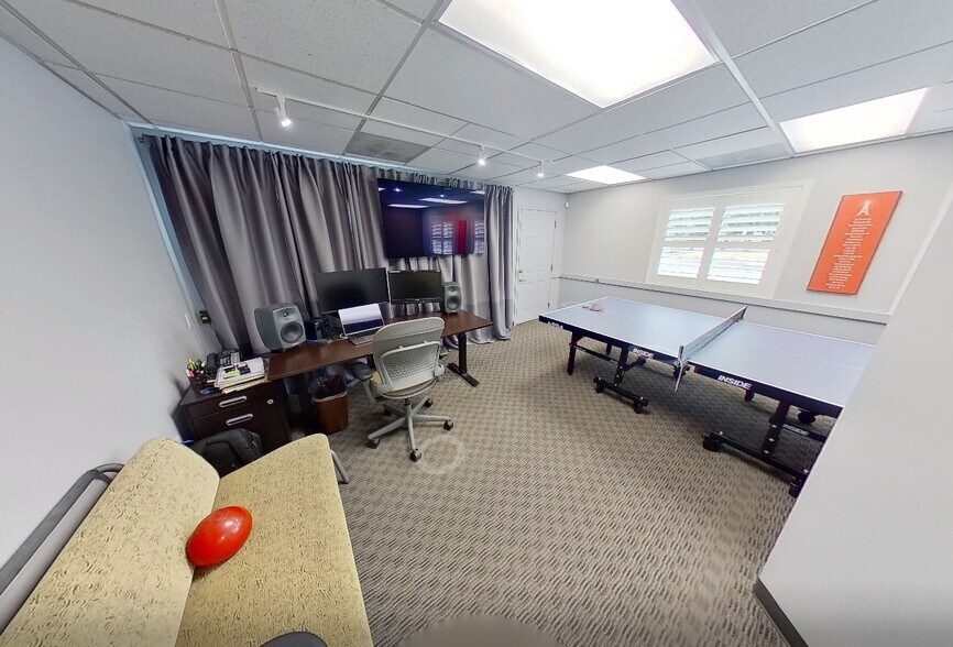 More Photos Of 5828 N Lombard, Portland Medical For Sale