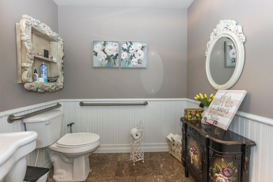 More Photos Of 3060 S Fremont Ave, Springfield General Retail For Sale