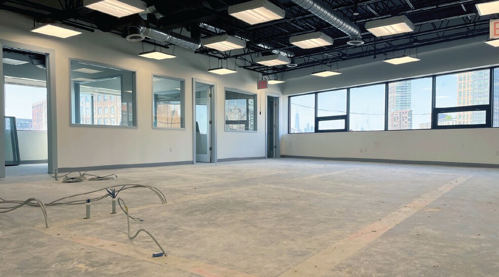 More Photos Of 53-21 Vernon Blvd, Long Island City Warehouse For Lease