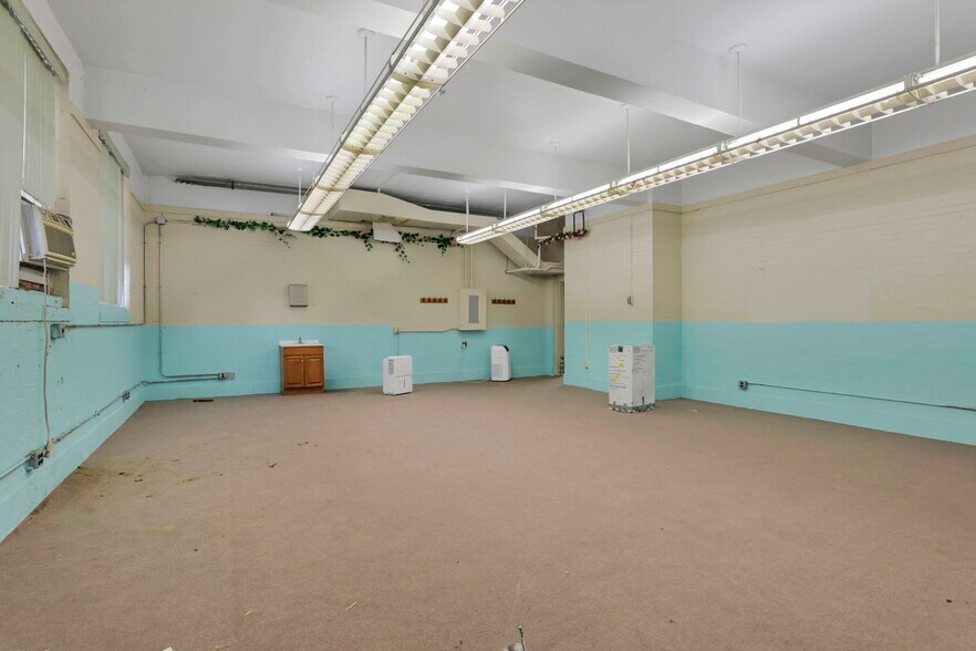 More Photos Of 300 E Auburn Ave, Springfield Office For Sale
