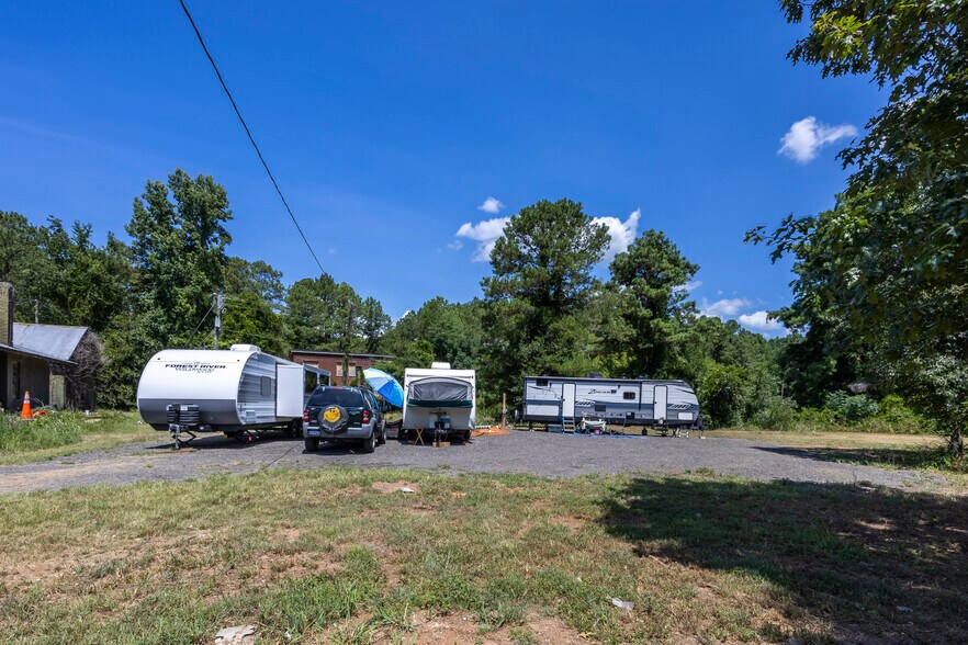 More Photos Of 1177 Richtex Rd, Winnsboro Showroom For Sale