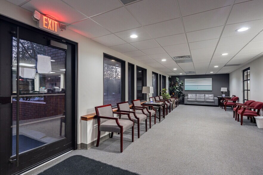 More Photos Of 195 King Ave, Athens Medical For Lease