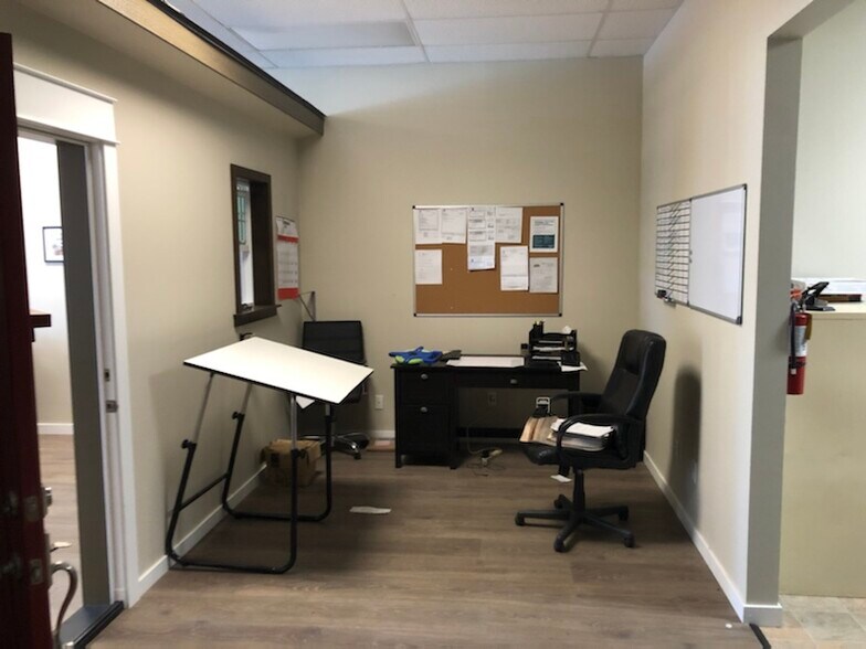 More Photos Of 2201 W Nob Hill Blvd, Yakima Freestanding For Lease