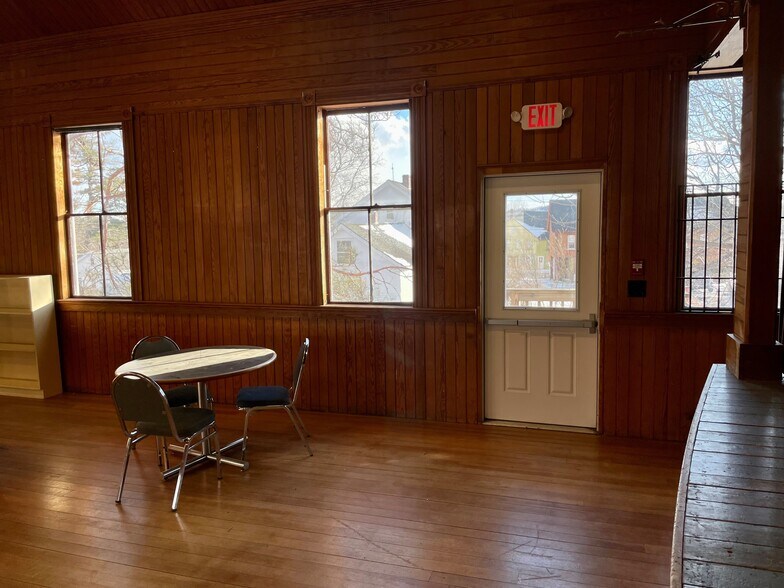 More Photos Of 12 Church Rd, Readfield Flex For Sale