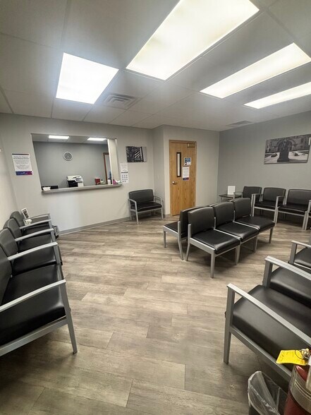 More Photos Of 737 W Green Meadows Dr, Greenfield Medical For Lease