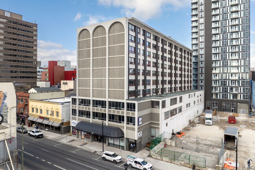 Primary Photo Of 186 King St, London Apartments For Lease