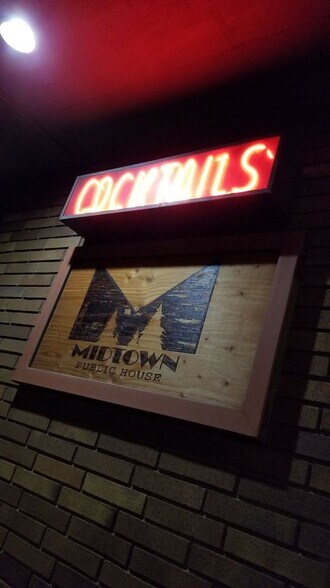 More Photos Of 633 E 1st St, Port Angeles General Retail For Sale