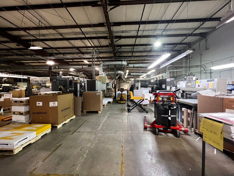 More Photos Of 201 Whitsett Rd, Nashville Warehouse For Lease