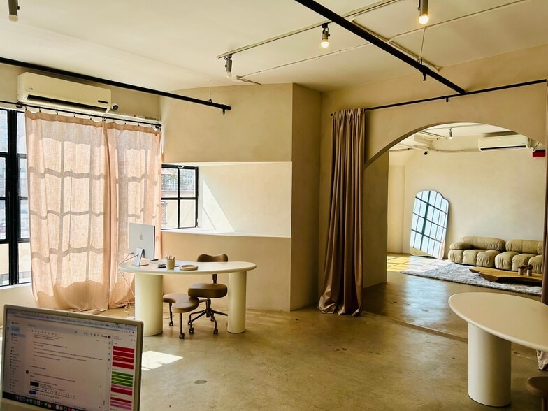 More Photos Of 120 E 8th St, Los Angeles Loft Creative Space For Lease