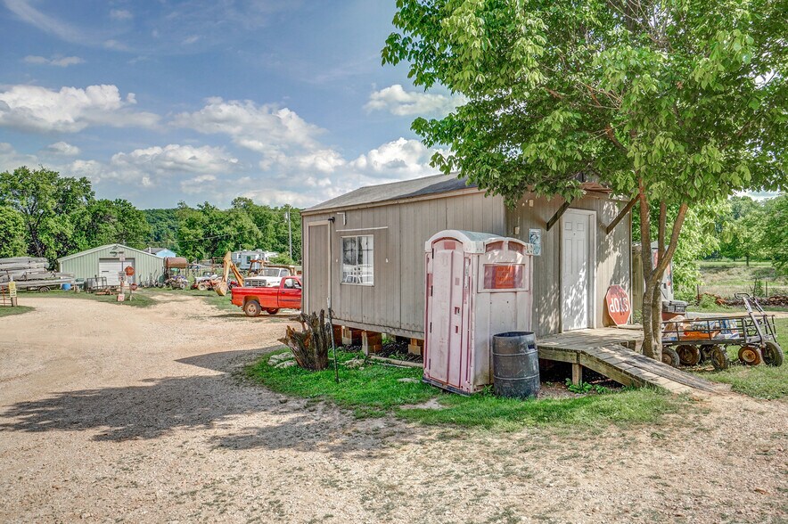 More Photos Of 1254 Hooten Town Rd, Crane Trailer Camper Park For Sale