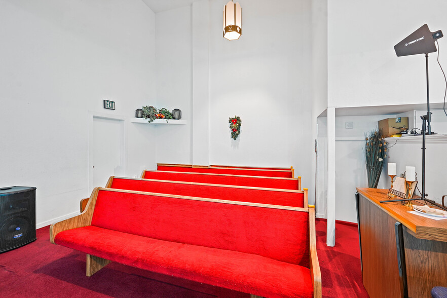 More Photos Of 2703 California St, Berkeley Religious Facility For Sale