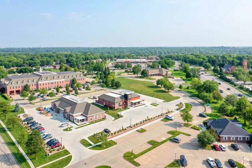 More Photos Of 3845 Village Dr, Lincoln Restaurant For Lease