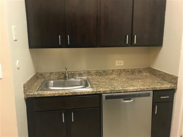 More Photos Of 2300 N Clark St, Chicago Apartments For Lease