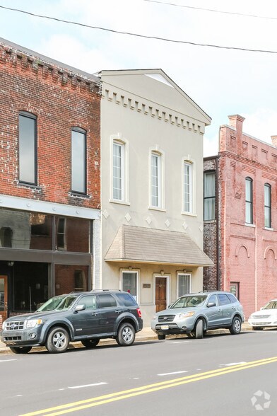 More Photos Of 102 E Main St, Lebanon Office For Sale