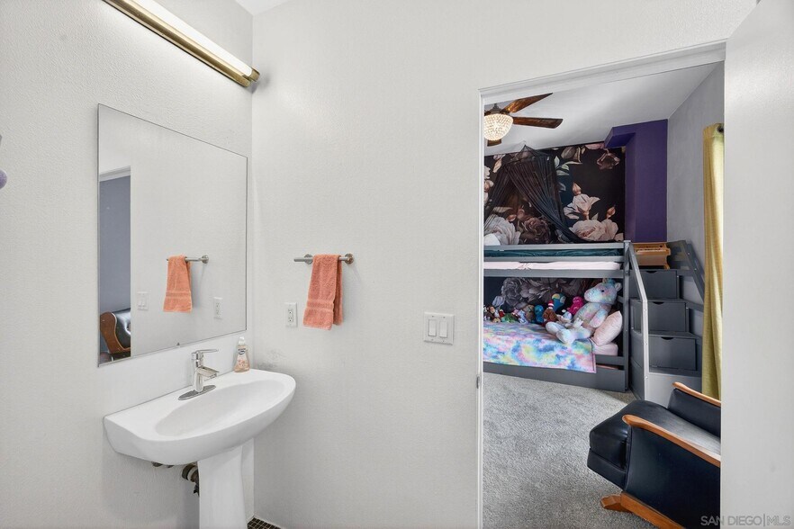 More Photos Of 1712 National Ave, San Diego Flex For Sale