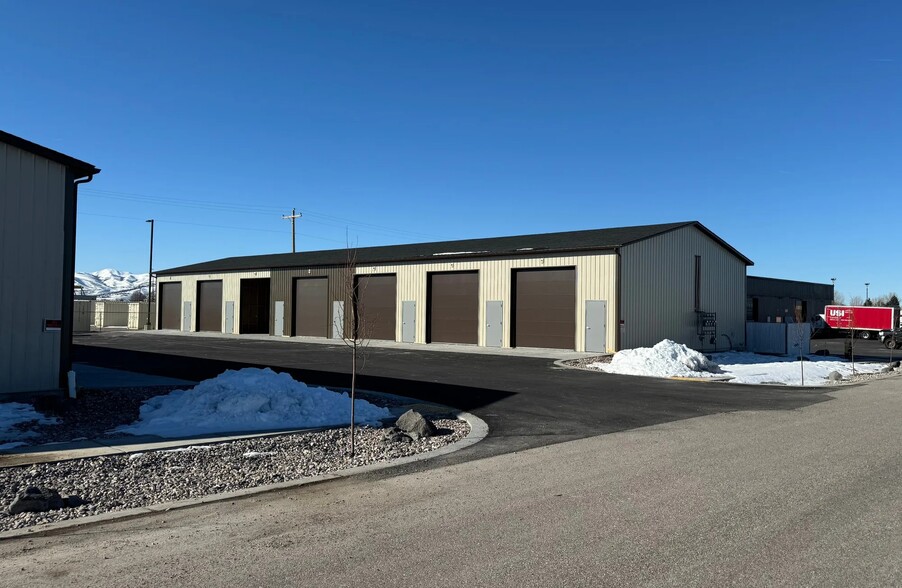 Primary Photo Of 251 Tailwind Cir, Chubbuck Industrial For Lease