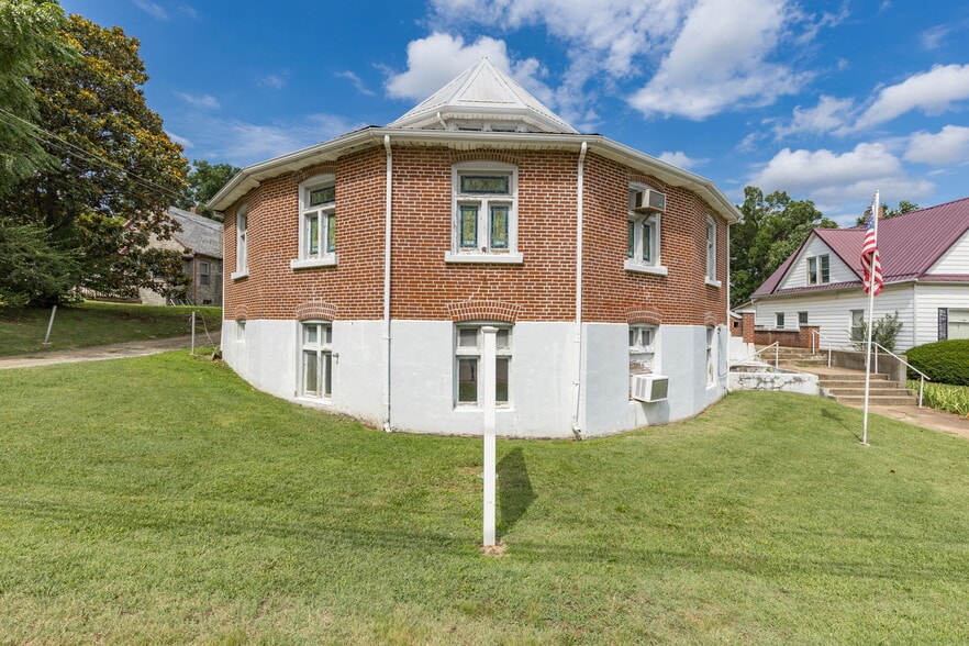 More Photos Of 408 W Main St, Park Hills Religious Facility For Sale