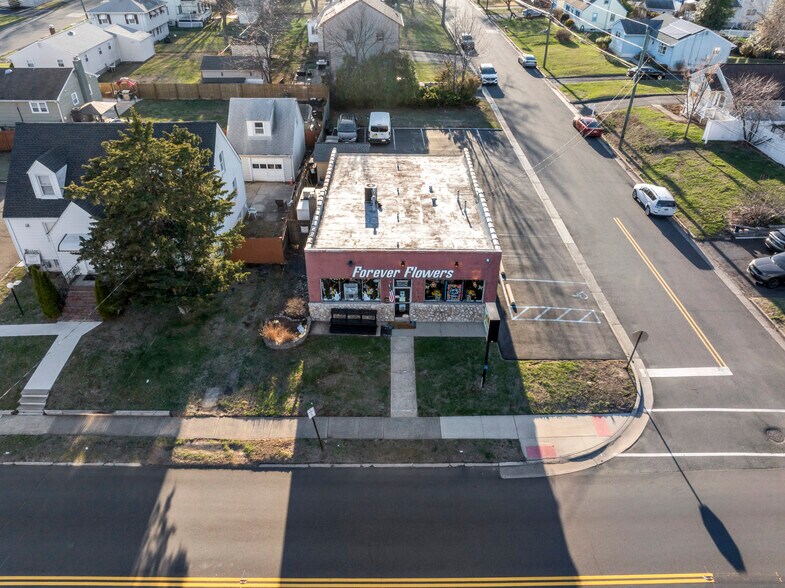 More Photos Of 136 Stelton Rd, Piscataway General Retail For Sale