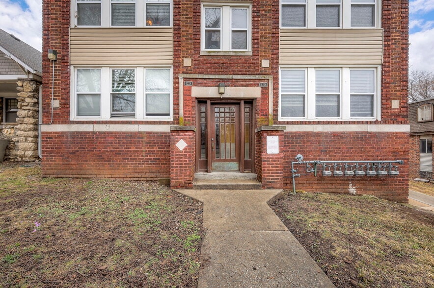 More Photos Of 4226-4228 Locust St, Kansas City Apartments For Sale