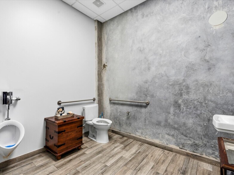 More Photos Of 15481 SW 12th St, Sunrise Flex For Sale
