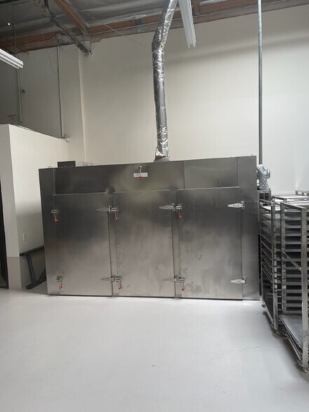 More Photos Of 2624-2626 Lavery Ct, Newbury Park Unknown For Lease