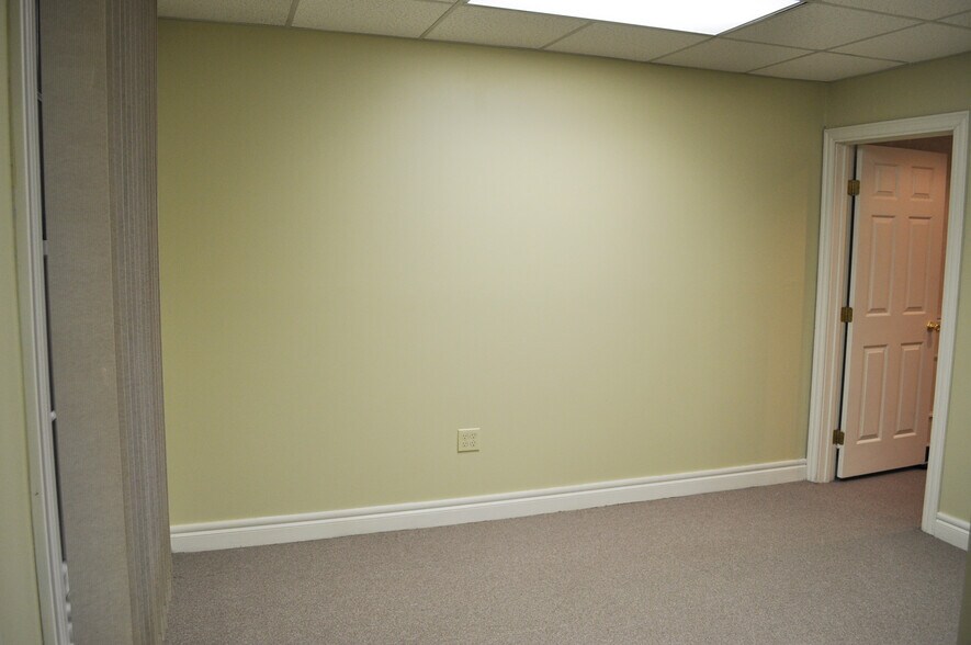 More Photos Of 285 Littleton Rd, Westford Office Residential For Sale