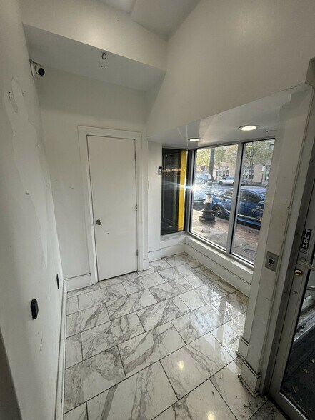 More Photos Of 1015 U St NW, Washington Storefront For Lease