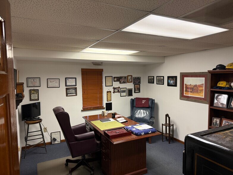 More Photos Of 2350 Scioto Harper Rd, Columbus Warehouse For Sale