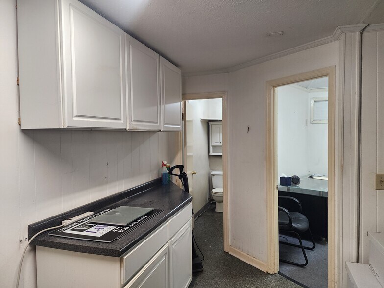 More Photos Of 3976 Napier Ave, Macon-Bibb General Retail For Sale
