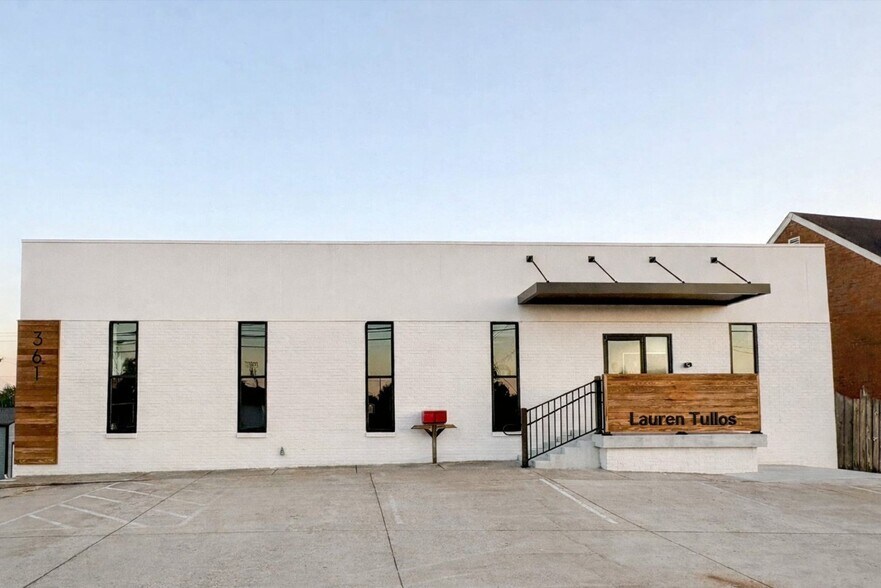 Primary Photo Of 363 W Main St, Hendersonville Light Distribution For Lease