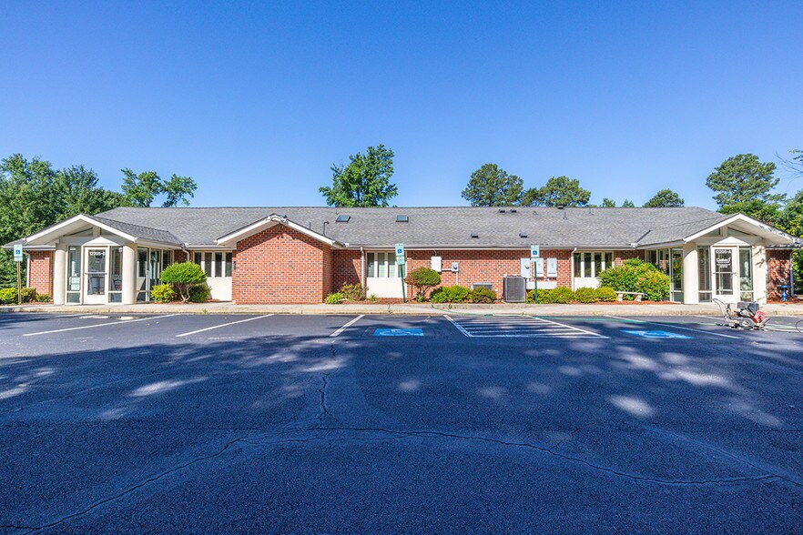 More Photos Of 12205 Gayton Rd, Richmond Office For Lease