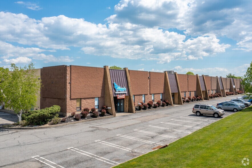 Primary Photo Of 15 Industrial Dr, Middletown Warehouse For Lease