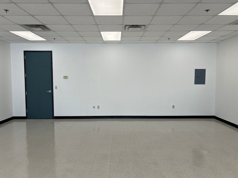 More Photos Of 1800 S Main St, McAllen Unknown For Lease