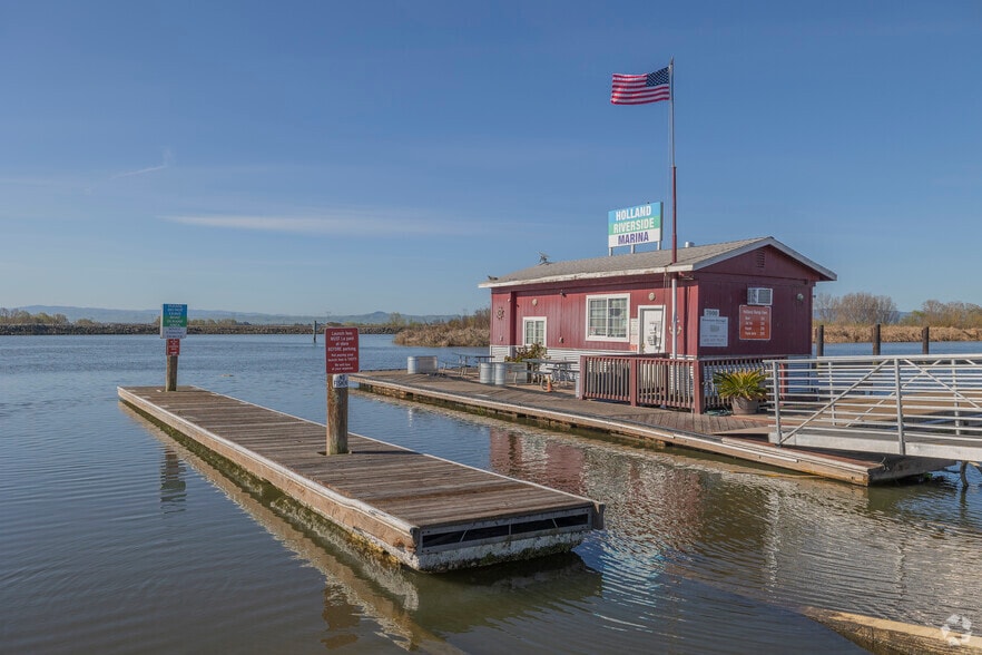 Primary Photo Of 7000 Holland Tract Rd, Brentwood Marina For Sale