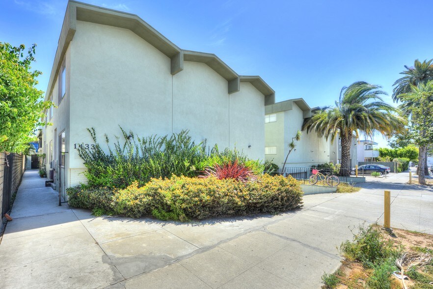 Primary Photo Of 1433-1437 Euclid St, Santa Monica Apartments For Sale