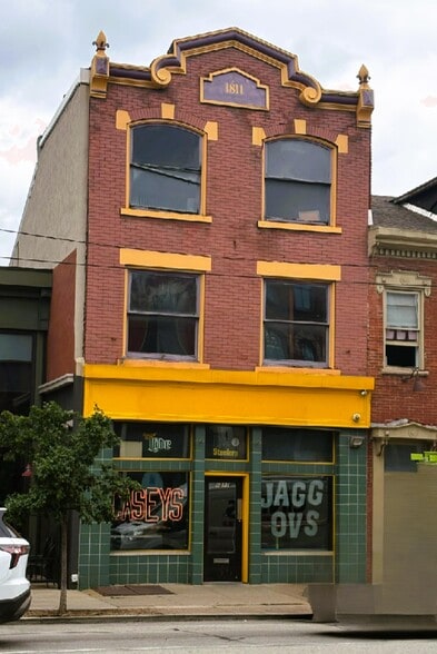 More Photos Of 1811 E Carson St, Pittsburgh Bar For Sale
