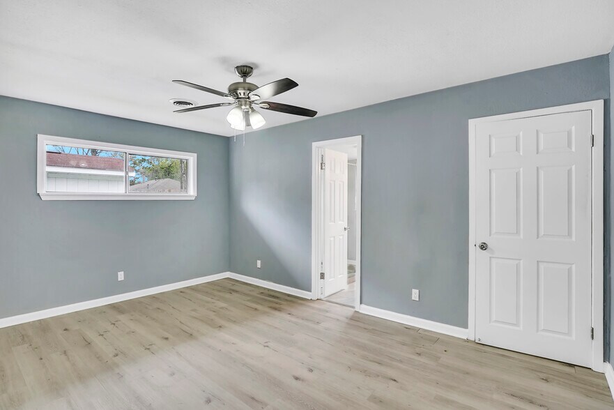 More Photos Of 5722 W 43rd St, Houston Specialty For Sale