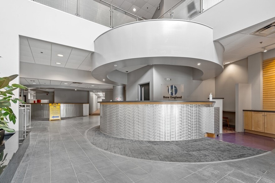 More Photos Of 920 Lafayette Rd, Seabrook Office For Lease