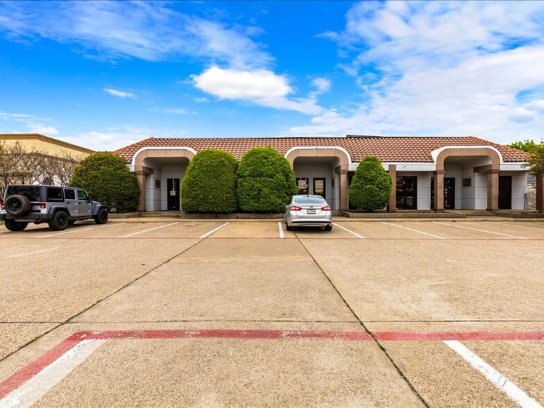 Primary Photo Of 643 S Great Southwest Pky, Grand Prairie Medical For Sale