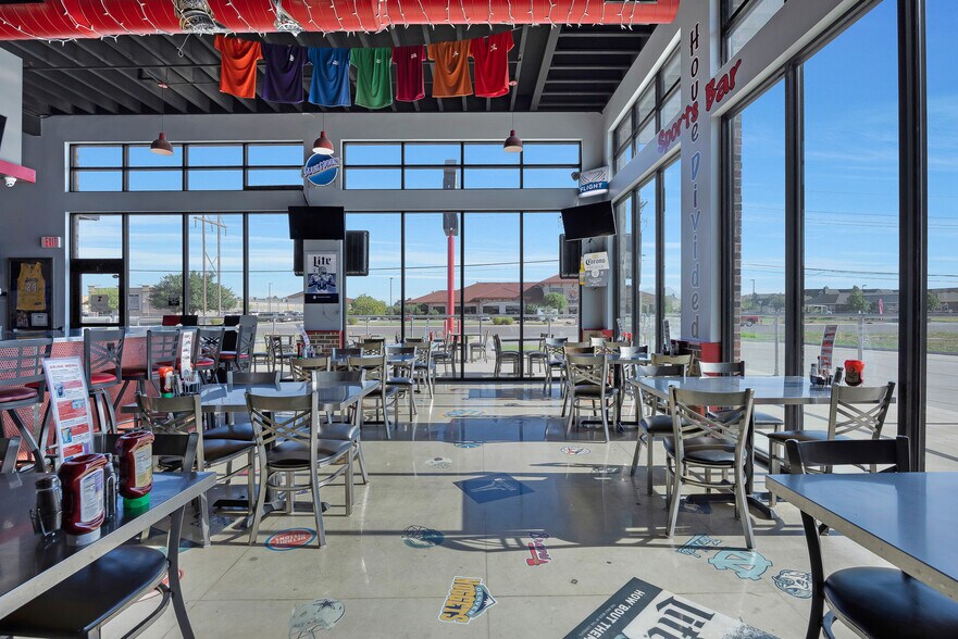 More Photos Of 7609 Hillside Rd, Amarillo Freestanding For Lease