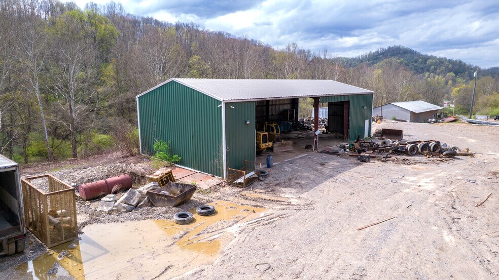 More Photos Of 708 Hawk hwy, Lost Creek Warehouse For Sale