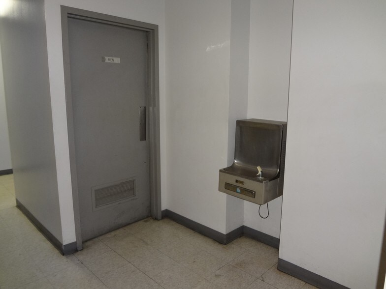 More Photos Of 222 W 6th St, Junction City Office For Sale